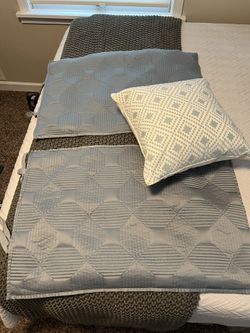 Pillow Shams (2), Accent Pillow, Bed Skirt