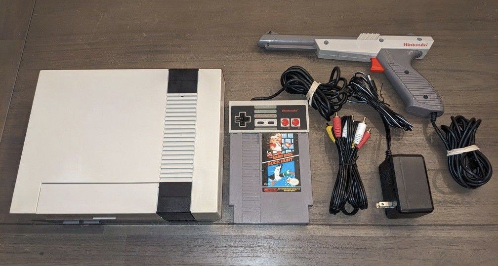 Original Nintendo With Super Mario Bros/Duck Hunt Game, Controller, Zapper And Cables.