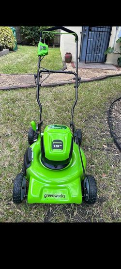 Battery operated lawn mower