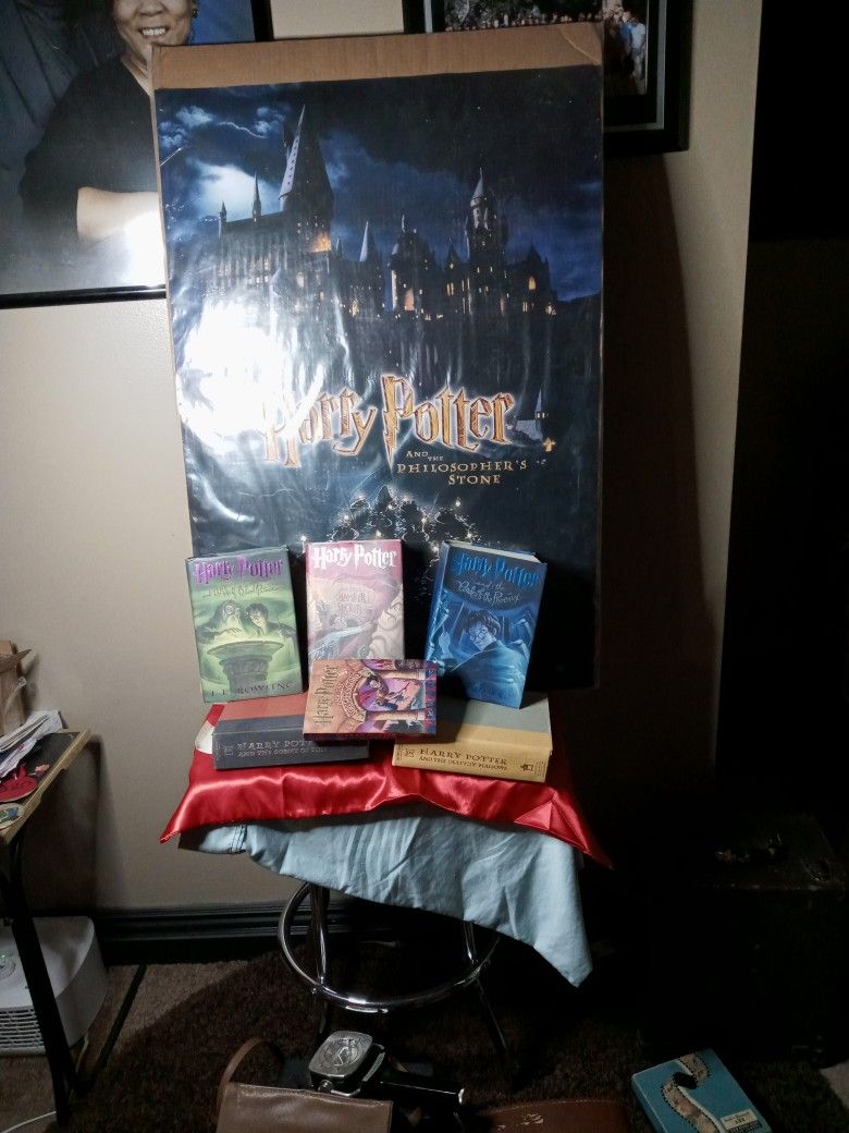 6 Harry Potter Books And Poster