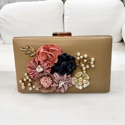 Elegant Beige Clutch Purse With Flowers
