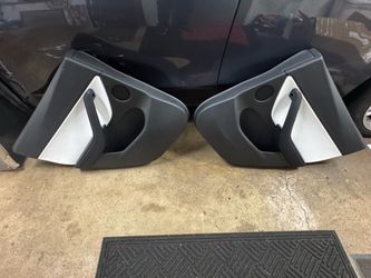 Tesla Y rear door panels