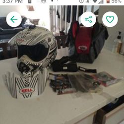 Bell Moto 8 Extra Large To XXL Motocross ATV MX One Extra Visor For Extra Lenses Extra Padding For Extra Visors With Grip Extra Grip Donuts Extra Snap