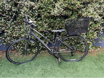 Giant Cypress Hybrid Bike – Commuter / City Cruiser w/ Basket – $300 OBO
