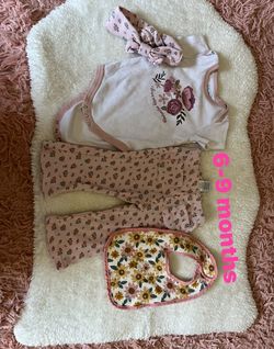 Baby Girl Clothing 24 + Items  20$
