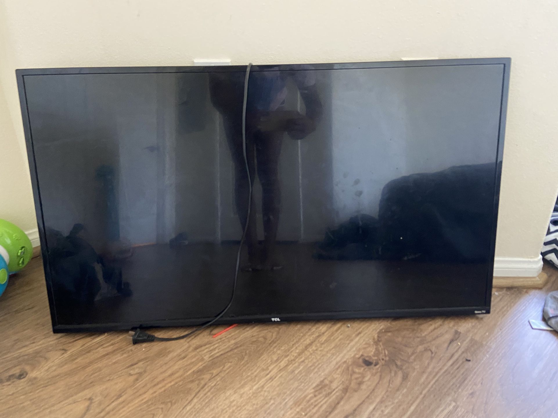 50” Tv With Mount