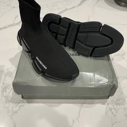 balenciagas speed 