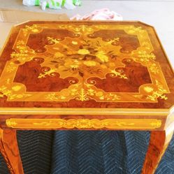 Beautiful Vintage Italian Inlaid Wood Design Game Table.