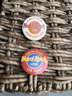 Vintage pins set 4 Dlrs