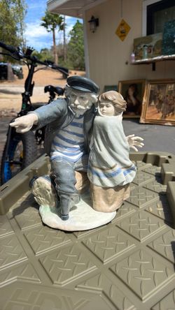 Lladró Porcelain Figurine Old Man and Child