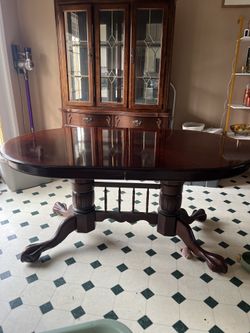 Mahogany dining table with leaf