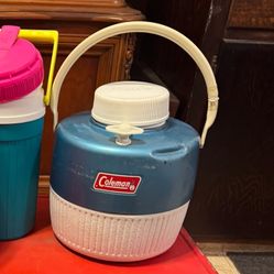 Vintage Coleman 1 Gallon Jug Blue and White Water Cooler Cup Top Spout 1970s 