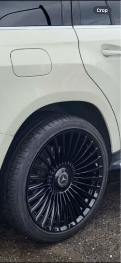 Mercedes gl Gls 22” new monsory style new blk rims tires with floating caps