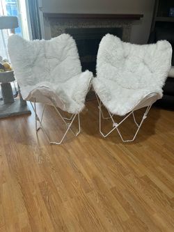 Butterfly white chairs