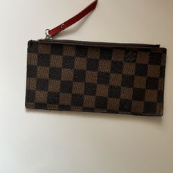 L V Wallet