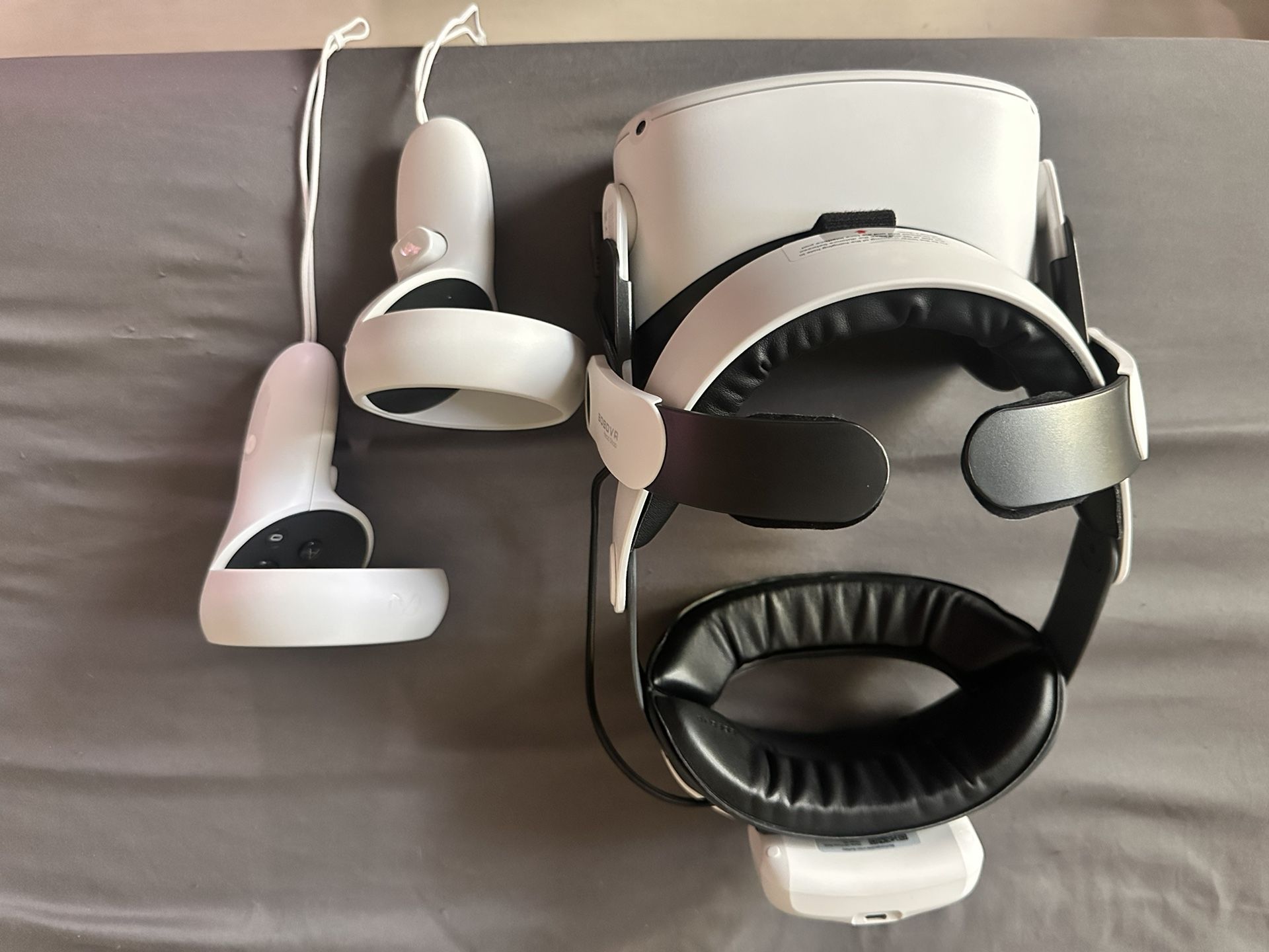 Meta Quest 2 With Aftermarket Head Band And External Battery
