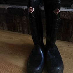 Size 10 Mens Red Ball rubber water/rain boots (mid-calf height)
