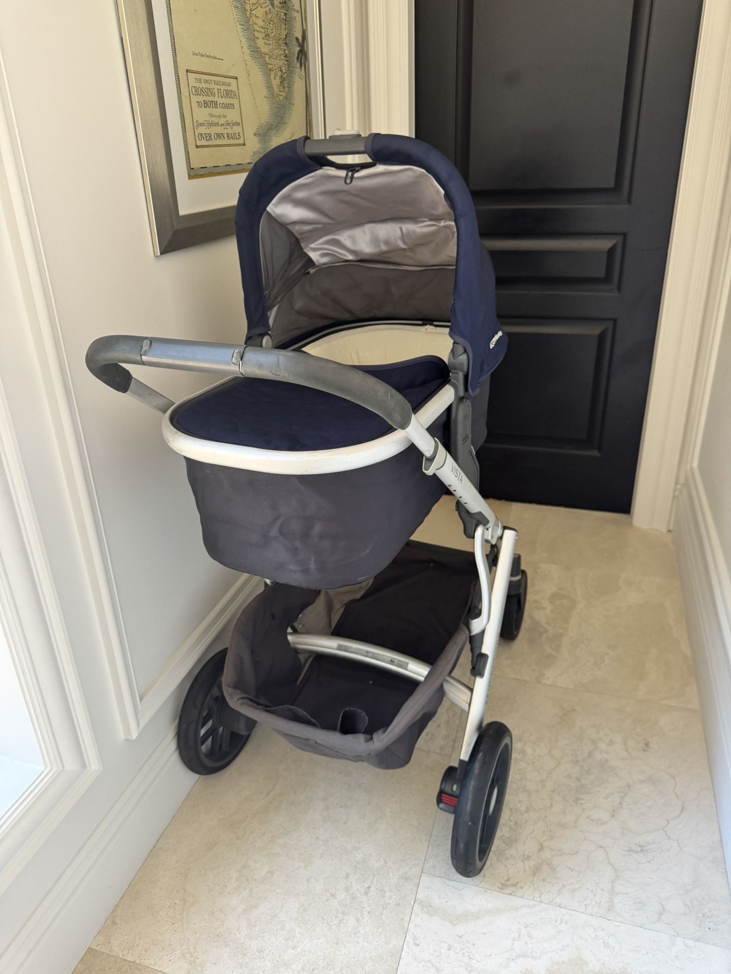 Uppa Baby Vista Stroller With Seat bassinet, and stand on piggyback