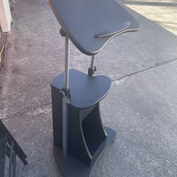 Adjustable podium