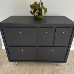 Novella 5 Drawer Dresser in Caviar
