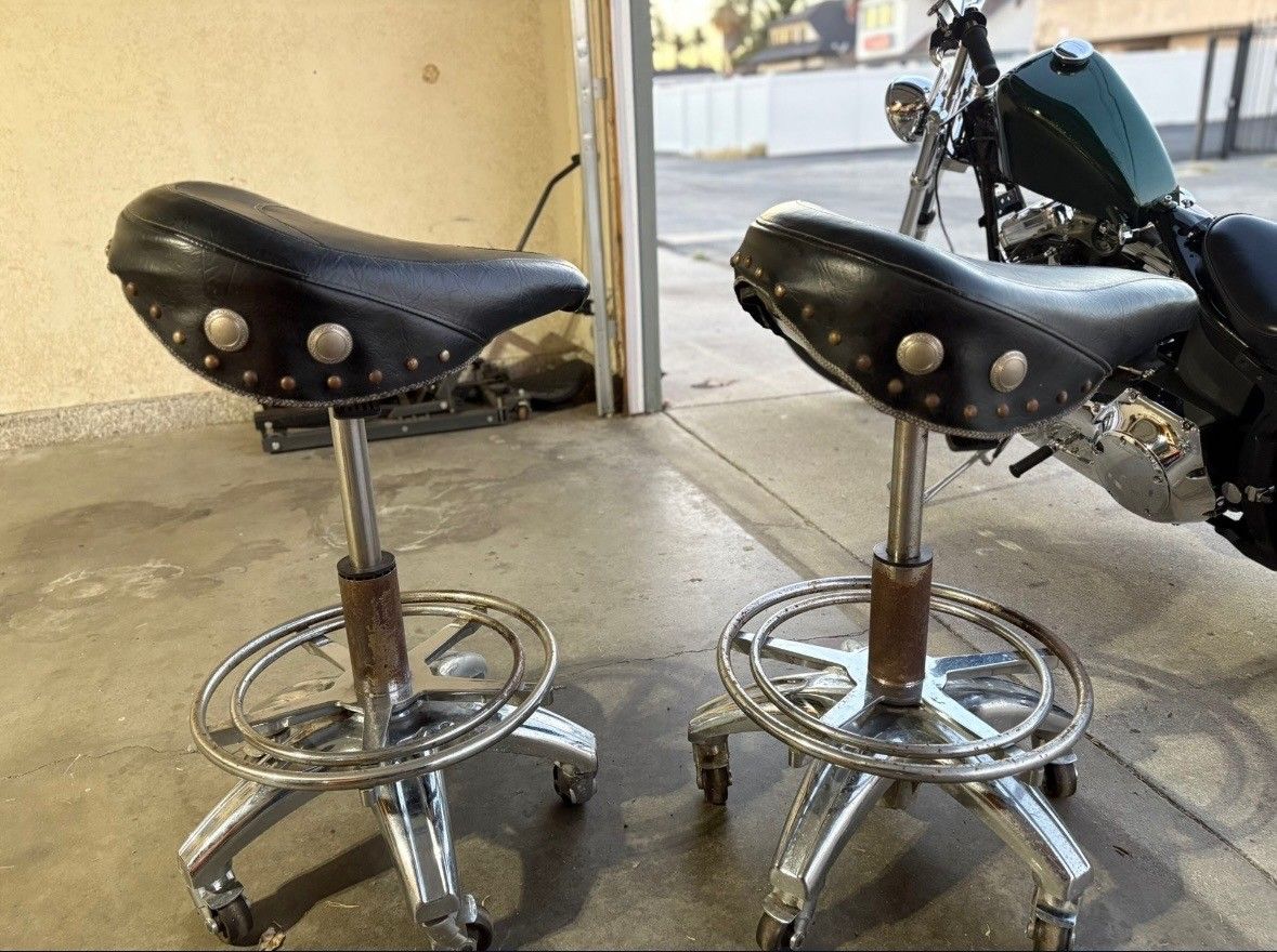 Larin Corp Bar Stools