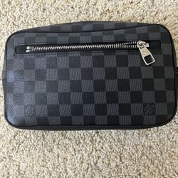 Louis vuitton toiletry bag 
