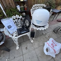 WINEGARD. CARRY OUT G3.  Togo. Portable Automatic Satellite White Dome 