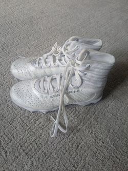 Boys futball cleats size 5