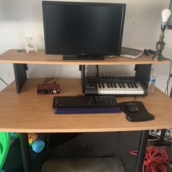 Workstation/Music production Desk