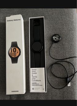 Samsung Galaxy Watch 4 Black with Charger