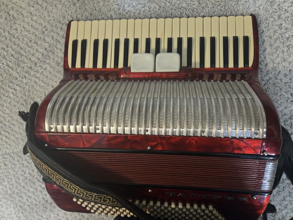 ACORDION ACCORDION MADE IN ITALY $299