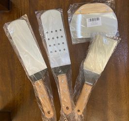 New Griddle Spatulas and Scraper set