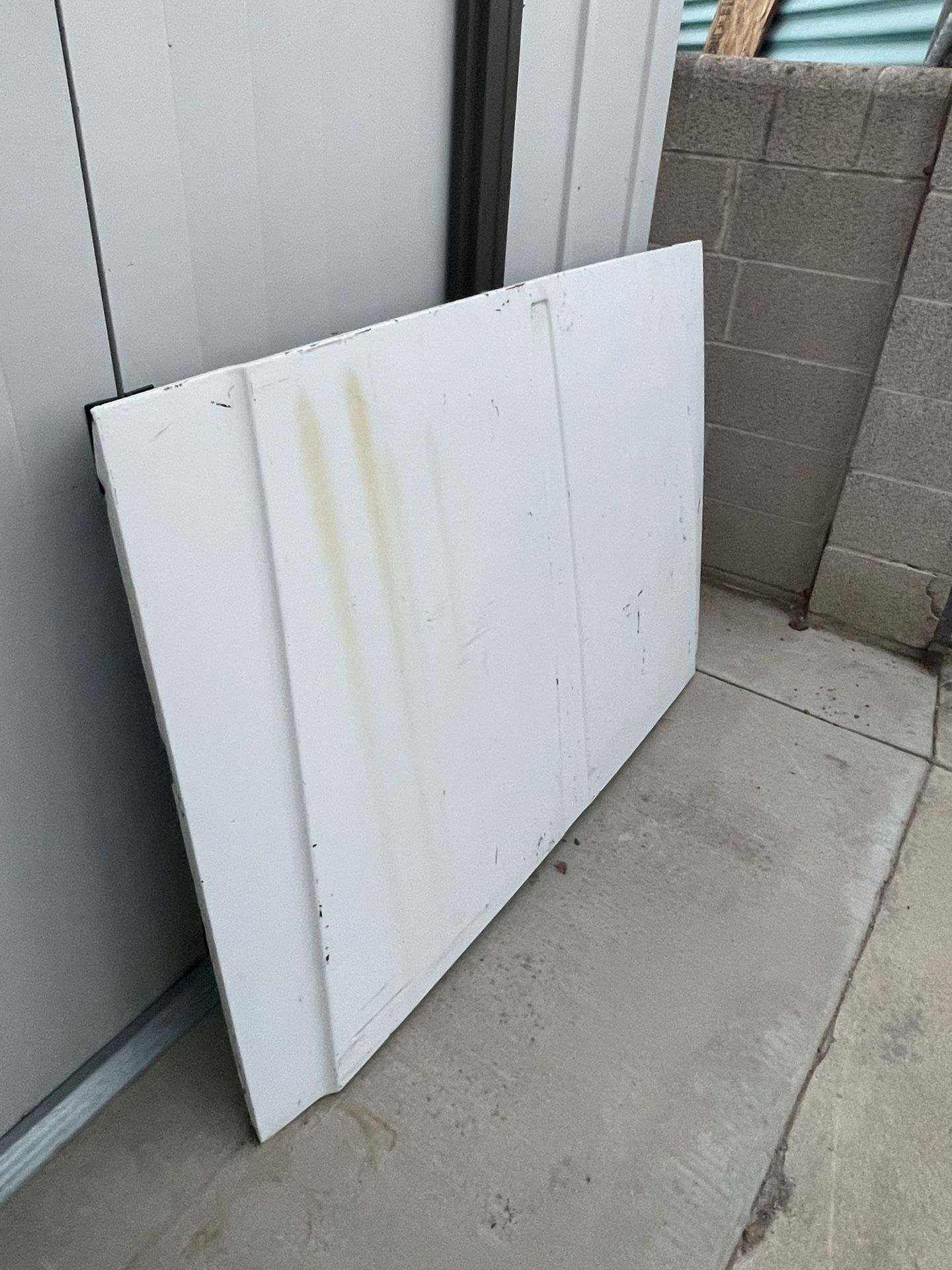 Jeep Cherokee (XJ) Hood