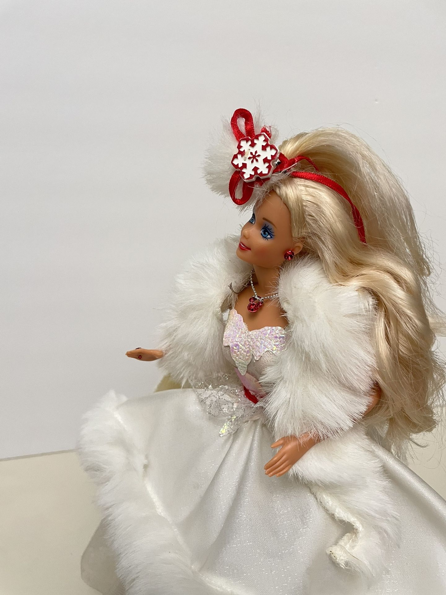 Happy Holidays Special Edition 1966 Barbie Doll Mattel Vintage Christmas for Sale in Katy TX OfferUp
