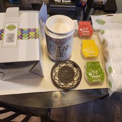 Scentsy Wax Warmer Complete Set