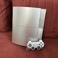 Sony PS3 Satin Silver (80 GB, Limited Edition)