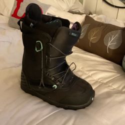 Burton snowboarding boots size 5