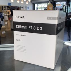 Sigma 135mm F1.8 DG Camera Lens.