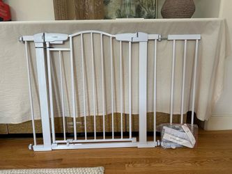 Cumbor 30”-46”W x 30.5”H Arched Decor Baby Gate