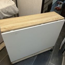 Foldable Dinner Table