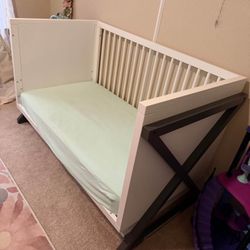 2 In 1 Crib With Double Sided mattress 