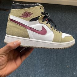 Red & Green Jordan 1s Size 9 