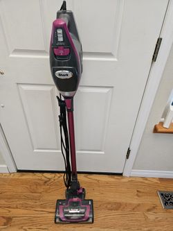 New Cond SHARK ROCKET VACUUM WITH AMAZING POWER SUCTION  , WORKS EXCELLENT  , IN THE BOX 