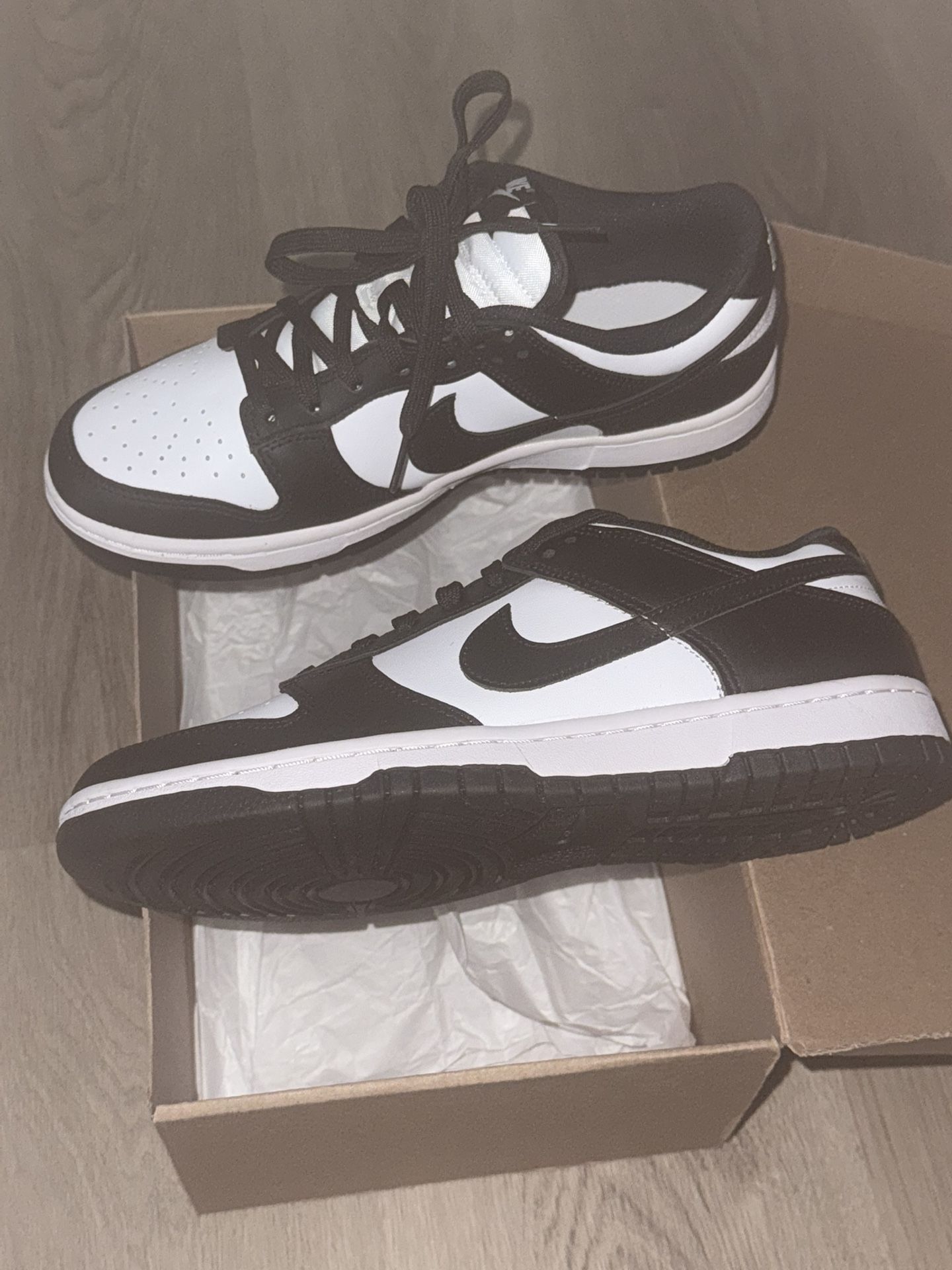 Nike Low Dunks Size 9