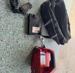 PULLZALL CORDLESS 1000 LB PORTABLE WINCH