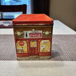 Vintage 1992 Coca-Cola Bristolware collectible tin, 