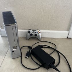 XBOX 360 Halo Reach Console / Controller / Power