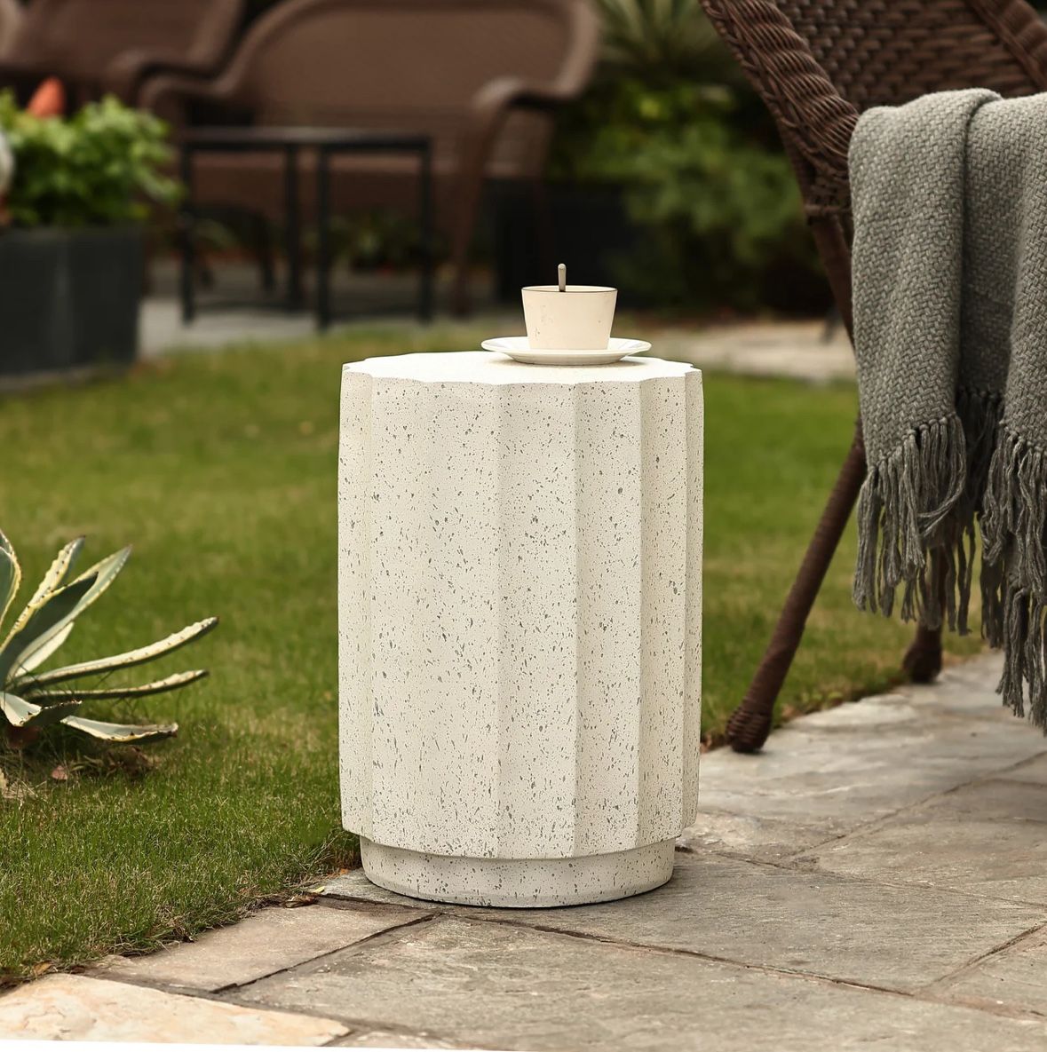 LuxenHome Off White with Gray Cement Fluted Round Indoor Outdoor Side Table,OF1281-W