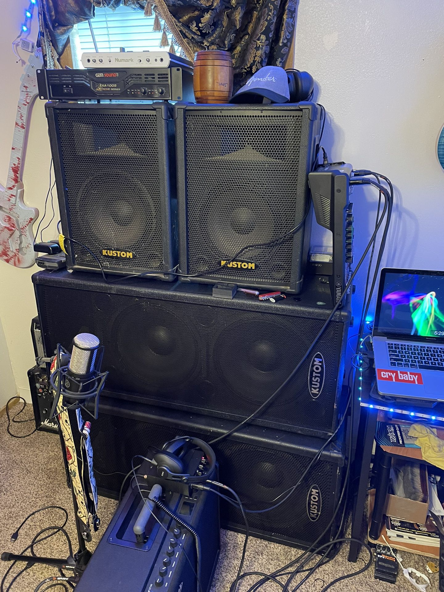 6 Speakers W/Power Amp