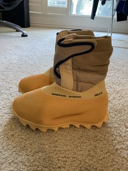 adidas gazelle silver green womens Yeezy Knit RNNR Boot "Sulfur"